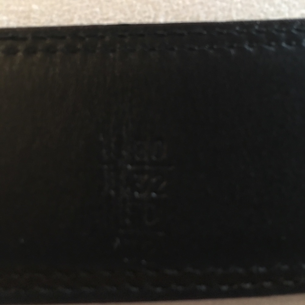 Prada - Picture 4 of 4